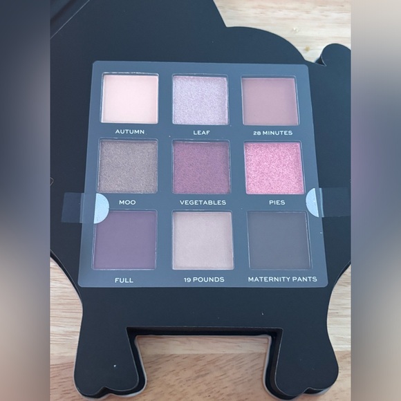 𝓕𝓻𝓲𝓮𝓷𝓭𝓼 𝓧 𝓜𝓪𝓴𝓮𝓾𝓹 𝓡𝓮𝓿𝓸𝓵𝓾𝓽𝓲𝓸𝓷 𝓑𝓾𝓷𝓭𝓵𝓮 - Picture 5 of 5